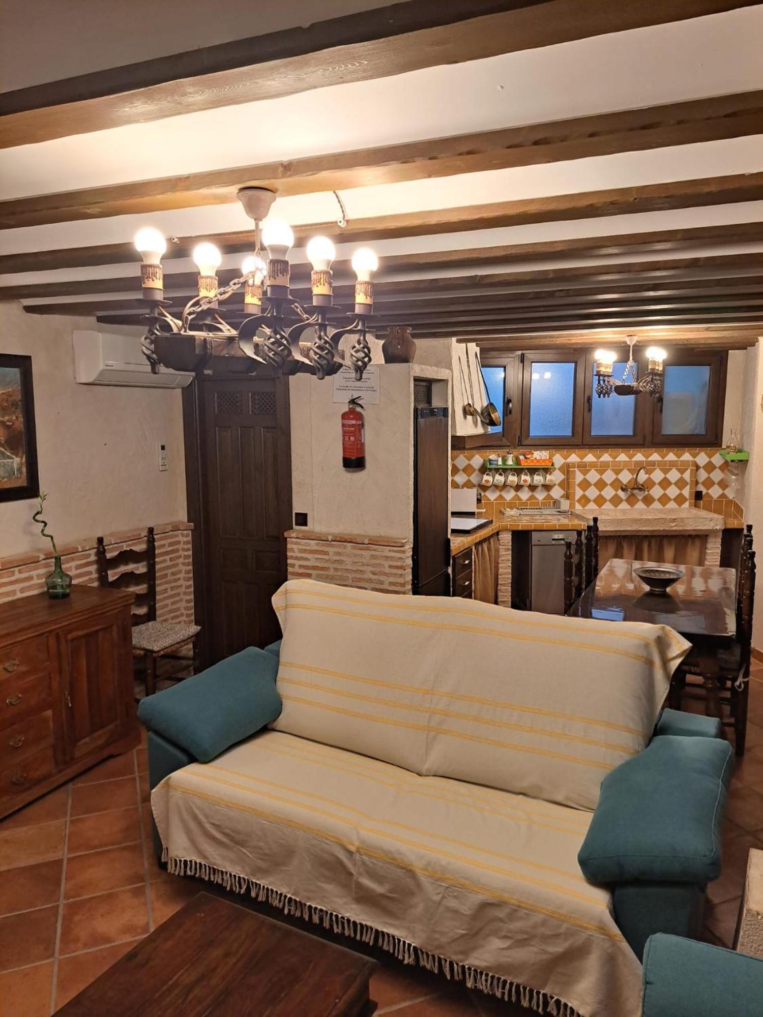 Casa Rural La Bodega, Ofrece Cata De Vino Gratis Horche Εξωτερικό φωτογραφία